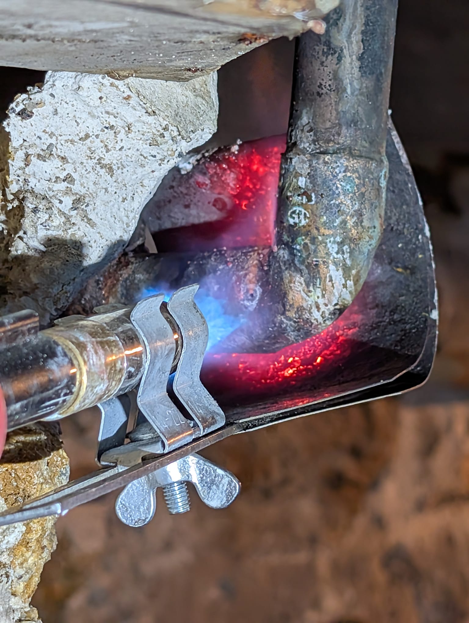 Brasure au chalumeau sur un raccord en cuivre